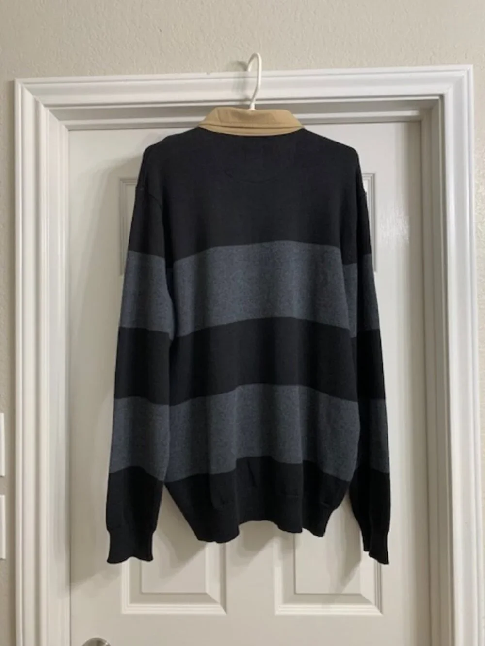 Chaps Brand Men's Black and Gray Sweater, Size XL (NWT)